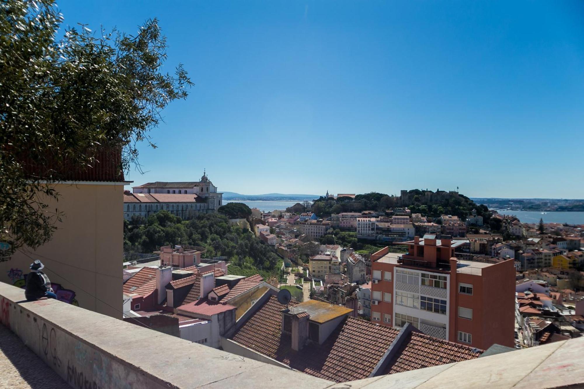 Happy Stay Lisbon - Suite With A View, Private Terrace & Ac Exterior photo